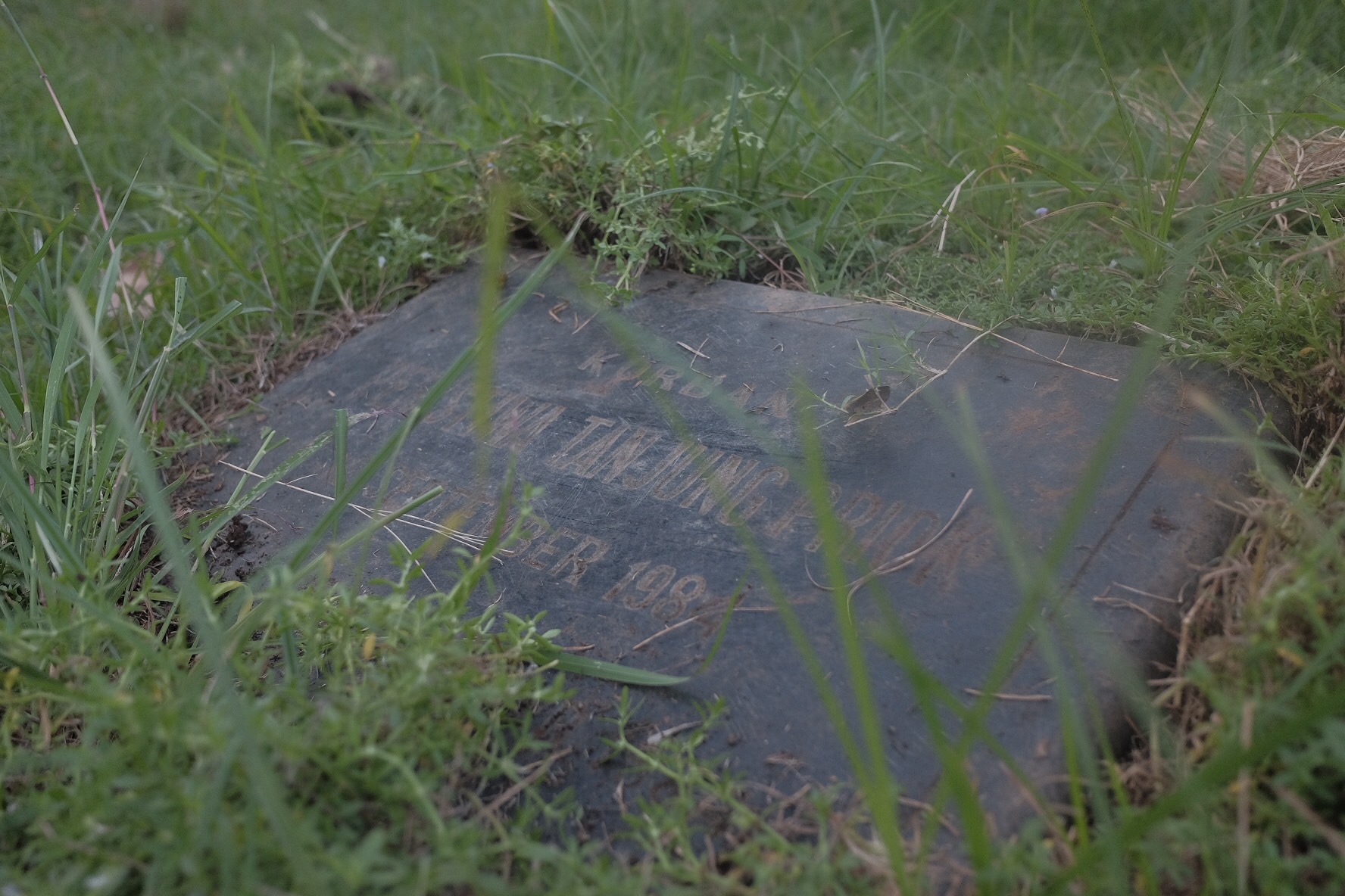 4 - Makam Korban Priok.jpg