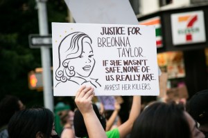 Hundreds of demonstrators gathered at Times Square, New York, US, on August 9, 2020 to call for justice in the case of Breonna Taylor. (Photo by Karla Ann Cote/NurPhoto via AP)​