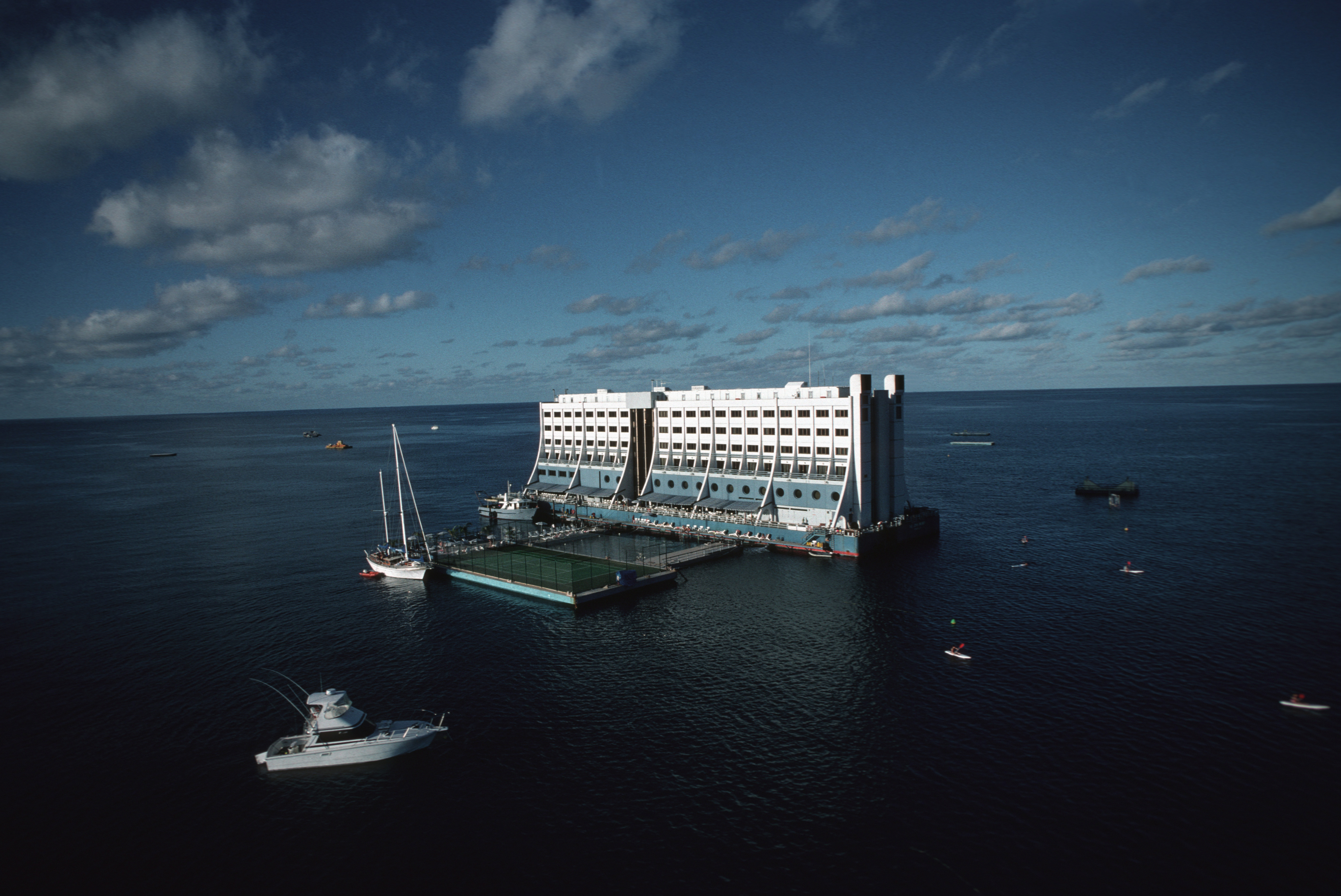 greatbarrier reef floating resort north korea hotel