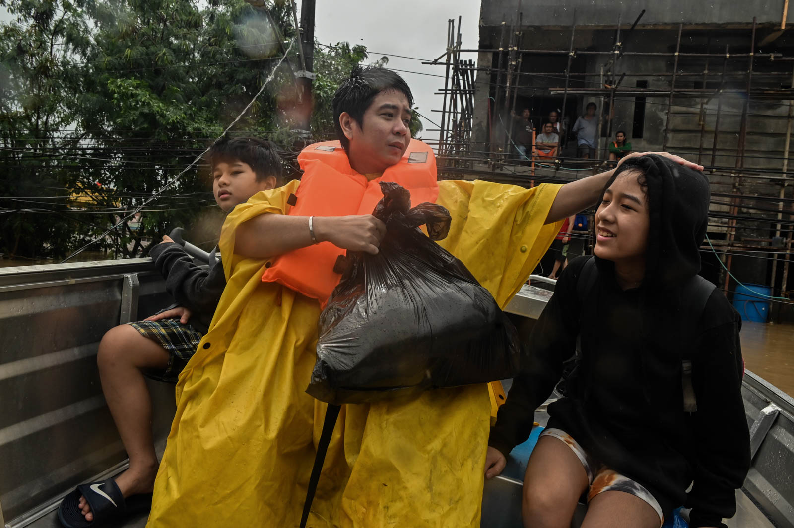 philippines-typhoon-ulysses-vamco-flooding-rescue-experience