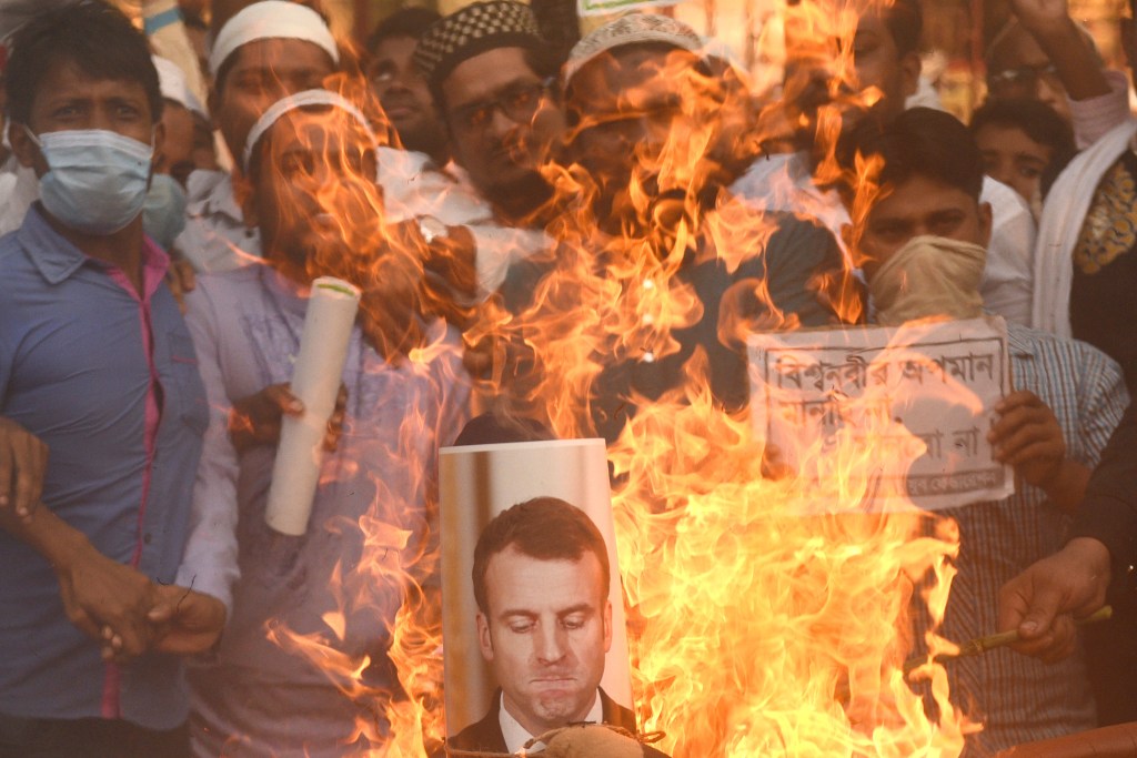 Umat Muslim berdemonstrasi mengecam Presiden Emmanuel Macron di Kolkata, India, awal bulan ini. Foto: Samir Jana/Hindustan Times via Getty Images