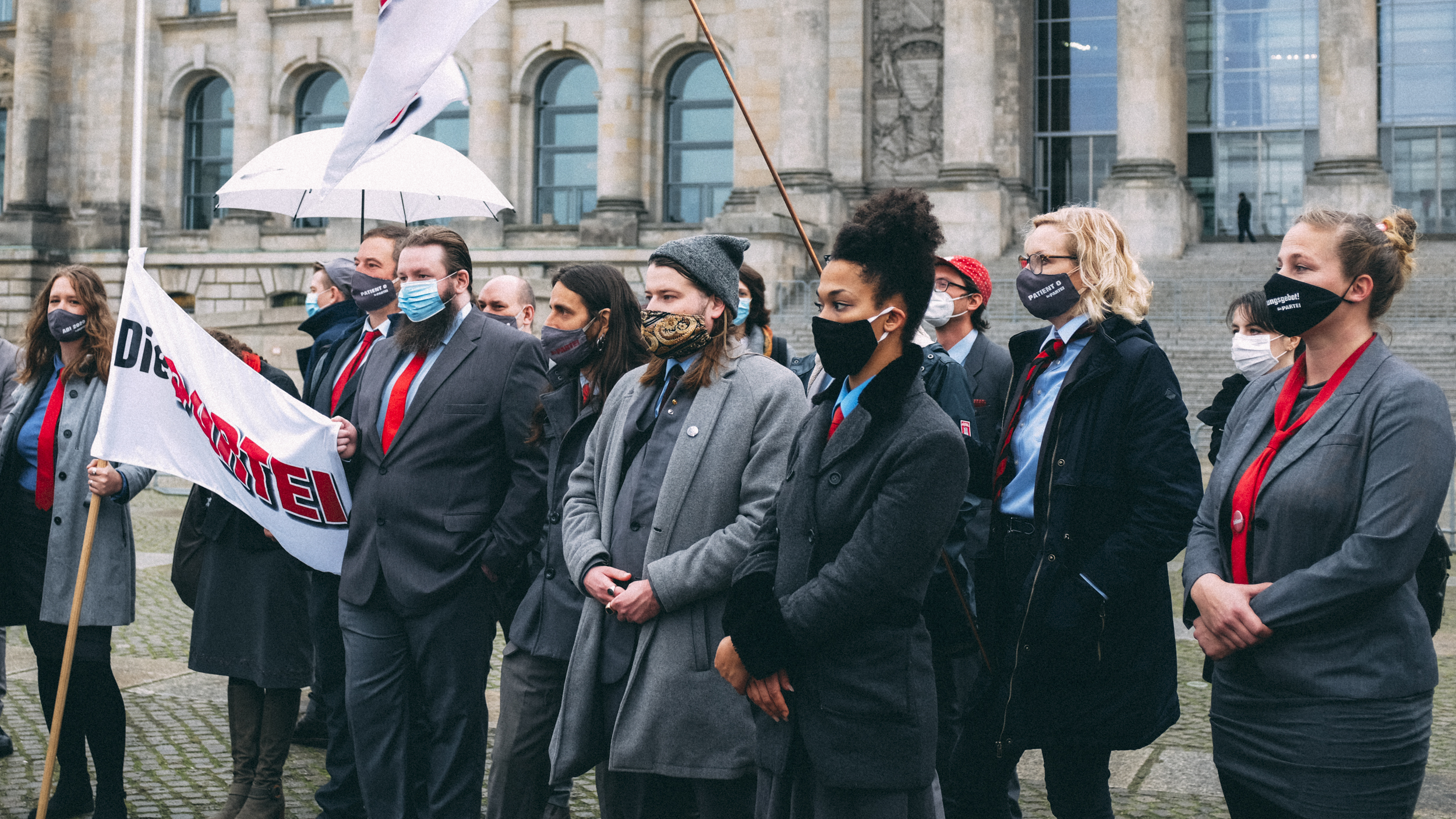 Mitglieder der PARTEI.