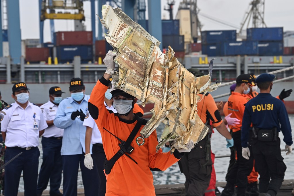 Sriwijaya Air crash; Indonesia; search and rescue