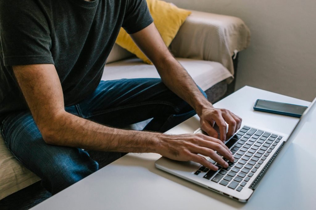 Mon patron me force à travailler au bureau malgré la pandémie