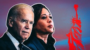 US-Präsident Joe Biden und Vizepräsidentin Kamala Harris vor einer Illustration der Freiheitsstatue