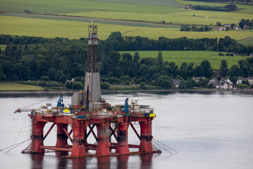 An oil rig in Cromarty, U.K. Image: Bloomberg/ Contributor via Getty​