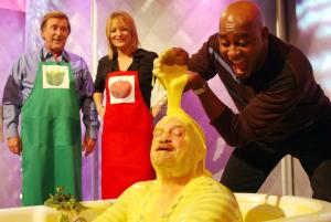 TV chef Anthony Worrall-Thompson gets gunged by fellow chef Ainsley Harriott​.