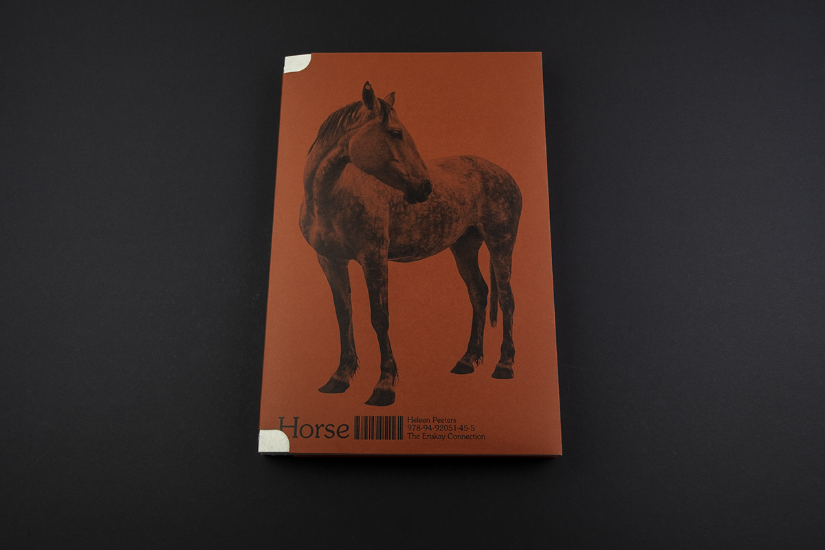 La copertina del libro 'Horse' di Heleen Peeters