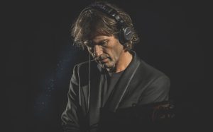 Hernán Cattáneo estrenó “Connect”, un registro de sus conciertos de música electrónica junto a una sinfónica