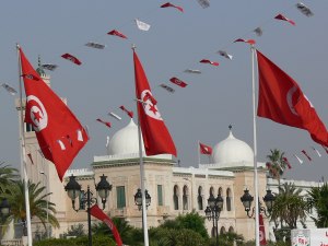 1600px-Flags_of_Tunisia