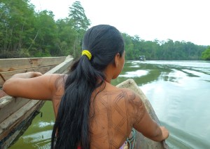 A Wounaan woman going to fish in Puerta Lara, Panama.