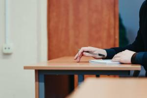 A female university student in class.