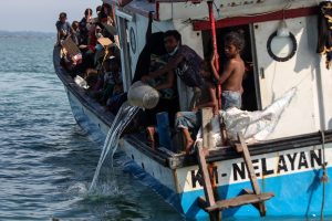 Tiga Nelayan Aceh Utara yang Bantu Angkut Pengungsi Rohingya Divonis 5 Tahun Penjara