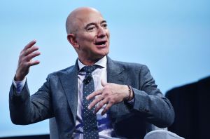 Jeff Bezos berniat terbang ke luar angkasa juli 2021, muncul petisi memintanya tak usah balik ke Bumi