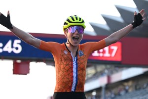 Pesepeda Belanda Annemiek van Vleuten gagal raih emas Olimpiade, rayakan kemenanangan terlalu cepat