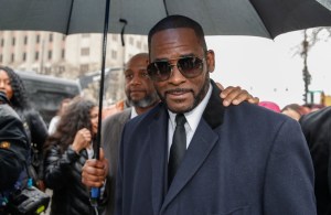 R. Kelly leaves the Leighton Criminal Court Building after a hearing on sexual abuse charges on May 7, 2019 in Chicago, Illinois. - Kelly is charged with 10 counts of aggravated sexual abuse. (KAMIL KRZACZYNSKI/AFP via Getty Images)​