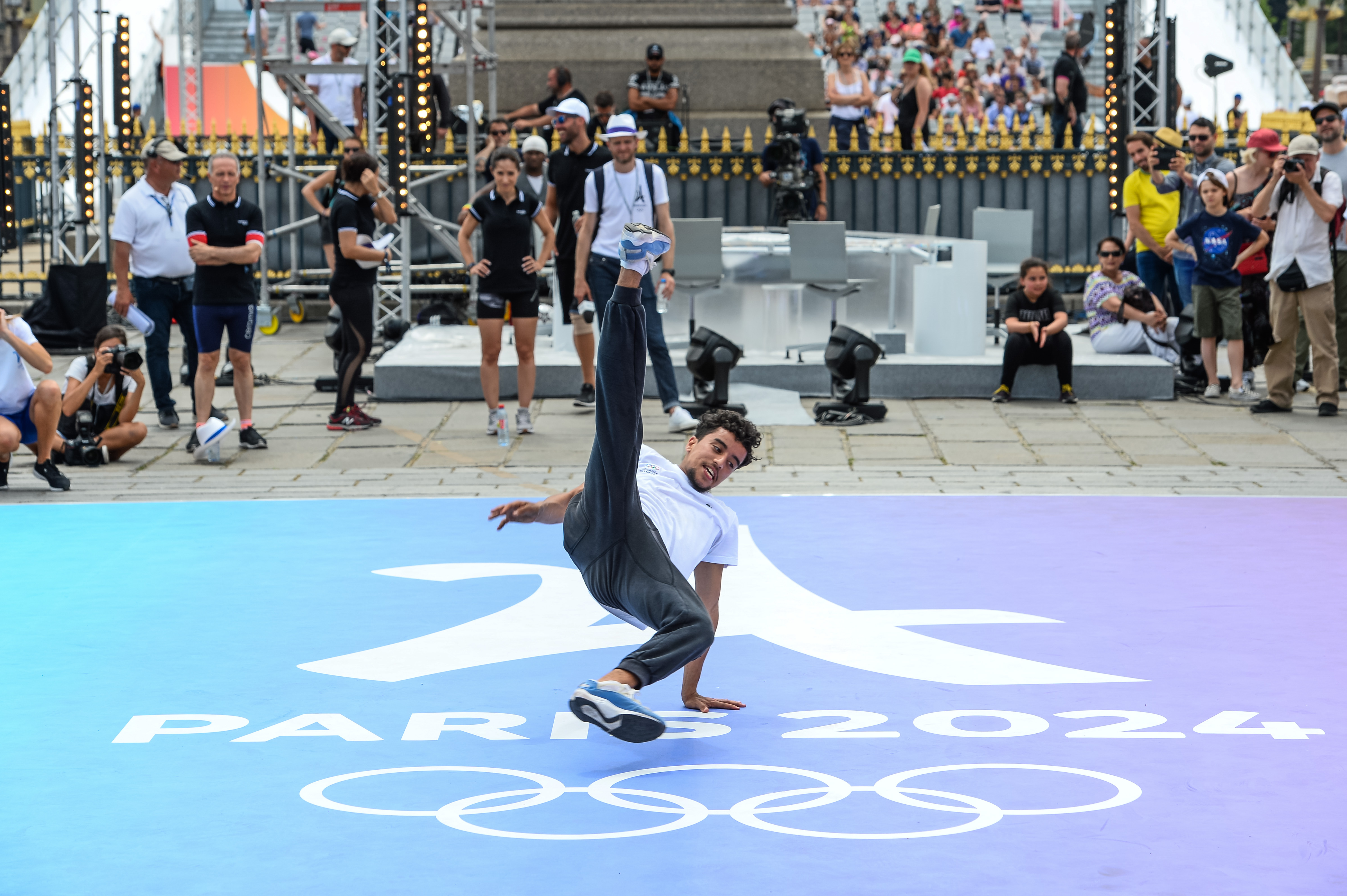 breakdancer on a paris 2024 logo