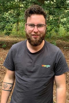 Chris winterswijk portret non-binaire persoon pride in de polder