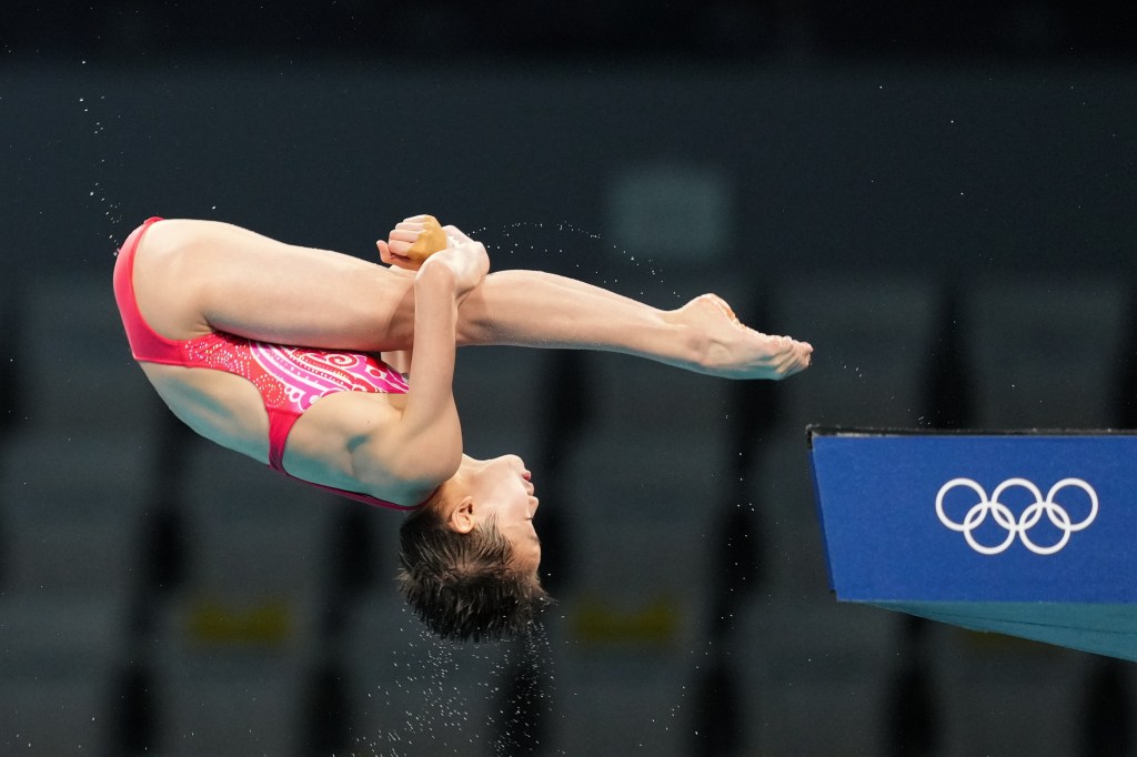 diver, china, athlete, tokyo 2020, olympics, gold, quan hongchan