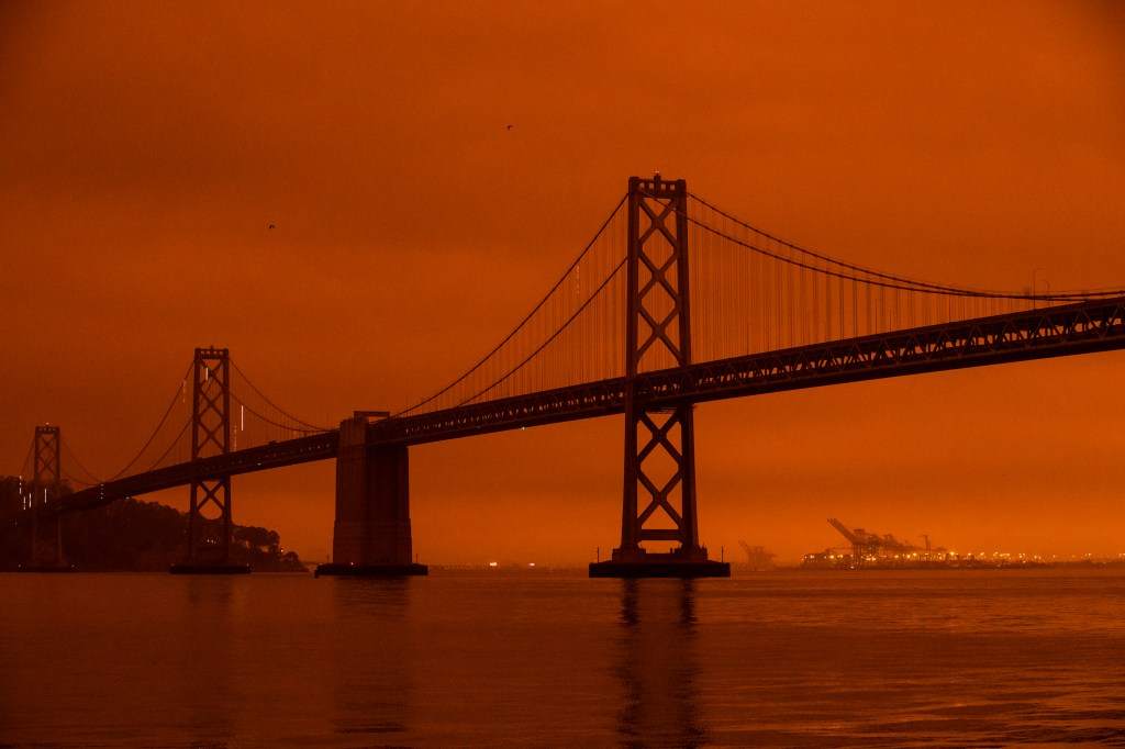 Wildfires behind the Golden Gate Bridge