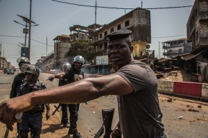 Sadak Souici Democratie de la peur-03