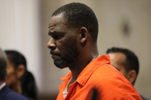 R. Kelly appears during a hearing at the Leighton Criminal Courthouse in Chicago on September 17, 2019.