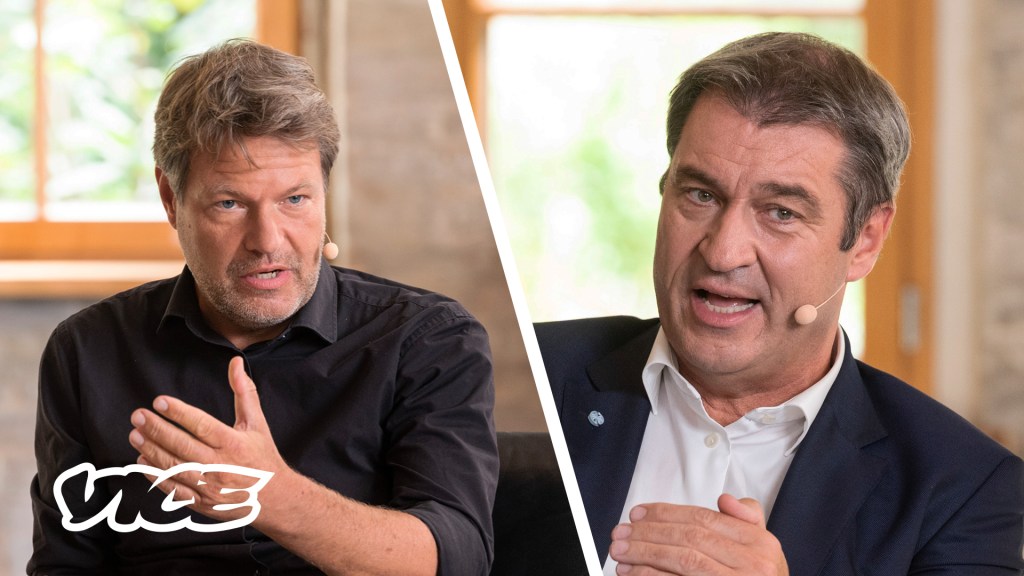 Markus Söder und Robert Habeck stehen im Studio vo