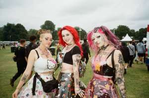 Young people with tattoos at Alt LDN festival 2021