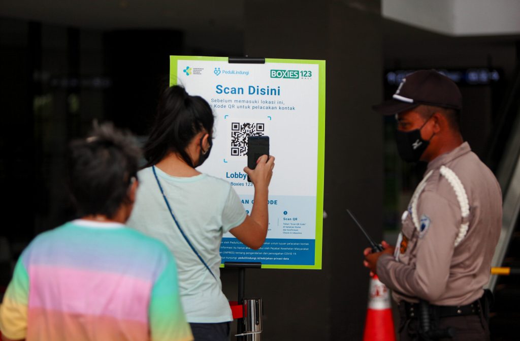 Data Aplikasi PeduliLindungi: Ribuan Orang Indonesia Positif Covid Tetap Jalan-Jalan