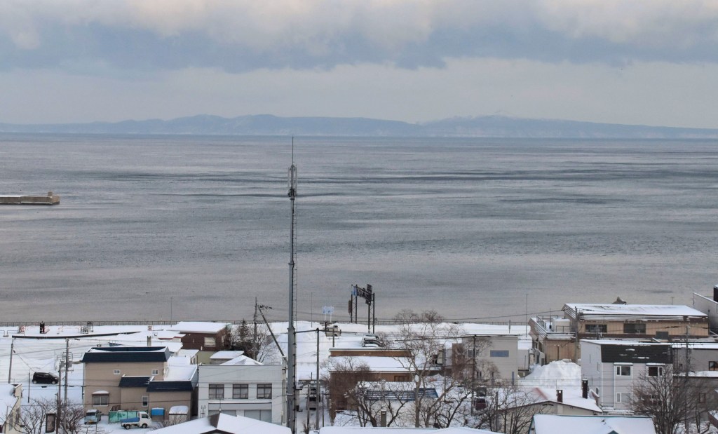 lelaki rusia nekat berenang 24 kilometer sampai Hokkaido di Jepang demi mencari suak