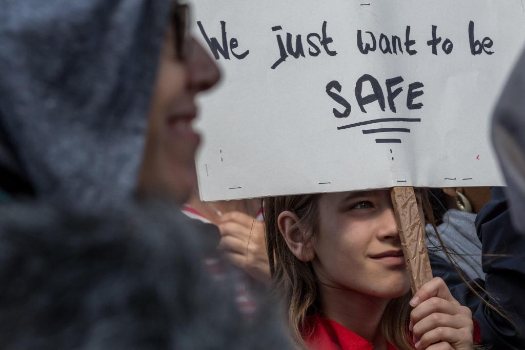 A protest outside a UK migrant detention centre. Photo: Guy Corbishley / Alamy Stock Photo