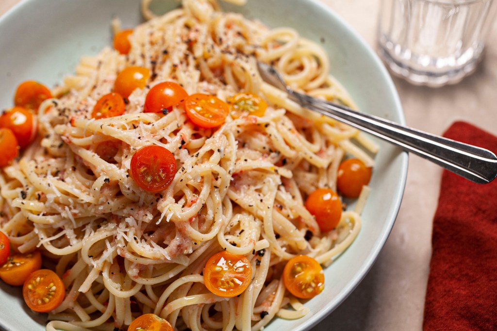 Egg Noodles with Grated Tomatoes and Lemon Zest Recipe