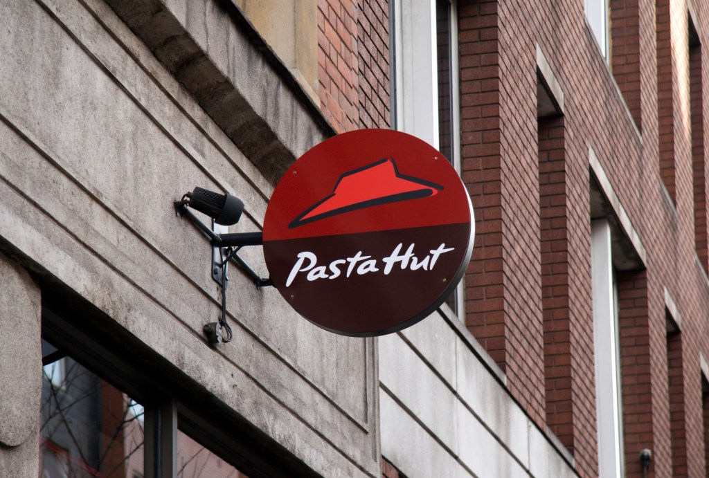 A sign above a Pasta Hut in London.