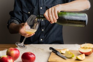 how to make hard cider at home DIY homebrew