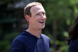 CEO of Facebook Mark Zuckerberg walks to lunch following a session at the Allen & Company Sun Valley Conference on July 08, 2021 in Sun Valley, Idaho. (Kevin Dietsch/Getty Images)​