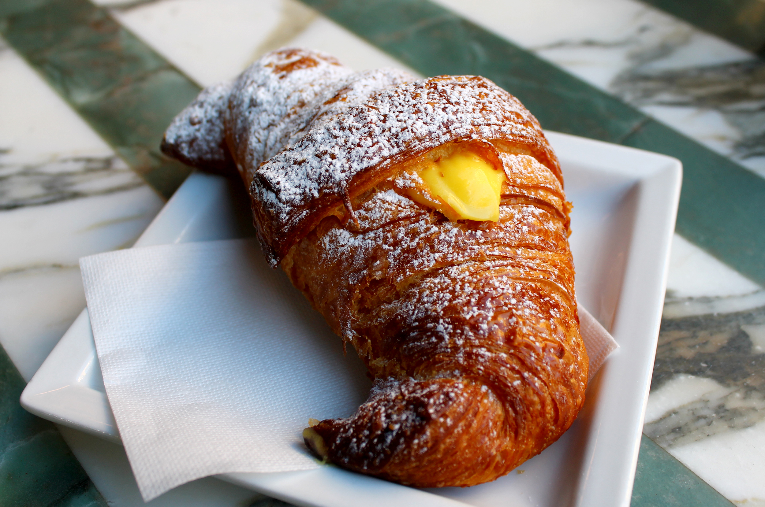 Croissant Cucchi Milano .jpg