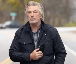 dugaan sabotase pistol Dalam Insiden Alec Baldwin Tembak Kru Film 'Rust'