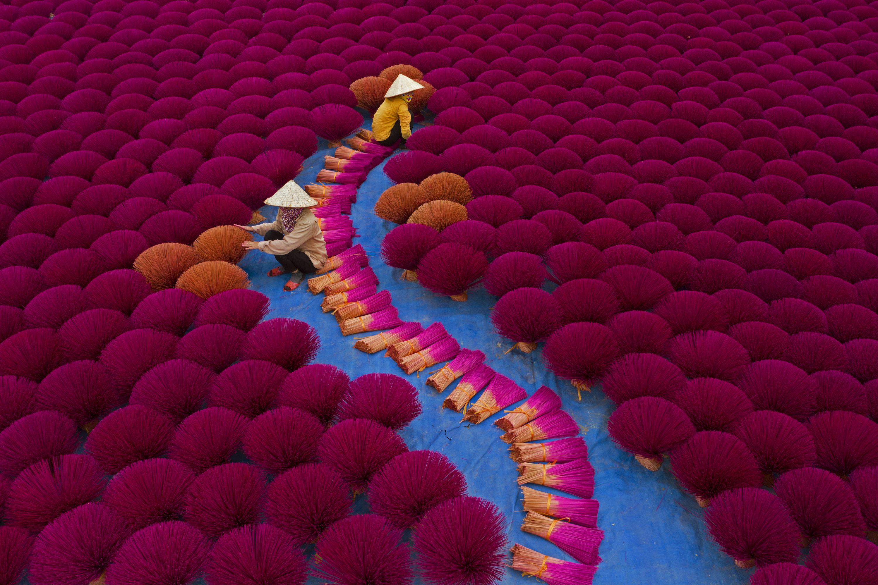 Azim Khan Ronnie - AzimKhanRonnie_Drying incense.jpg