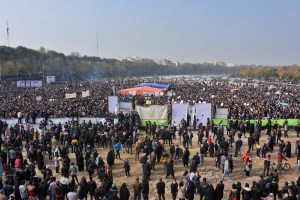 Thousands of Farmers and their supporters protested, demanding the authorities to open the dam on the dried up riverbed of Zayandeh Roud in the city of Isfahan. Photo: Middle East Images