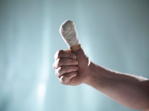 This Carpenter’s Thumb Got Cut Off in Dubai. He Flew to India to Get it Fixed.