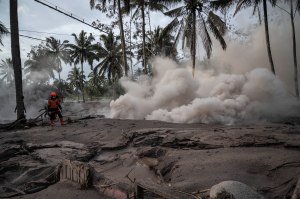 Village; eruption; ash