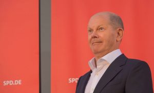 Olaf Scholz guckt überrascht