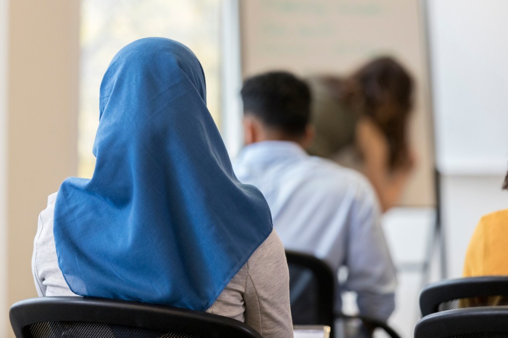 teacher-banned-for-wearing-hijab-quebec-bill-21