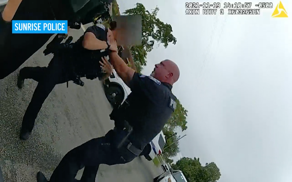 florida-cop-grabs-junior-officer-by-throat