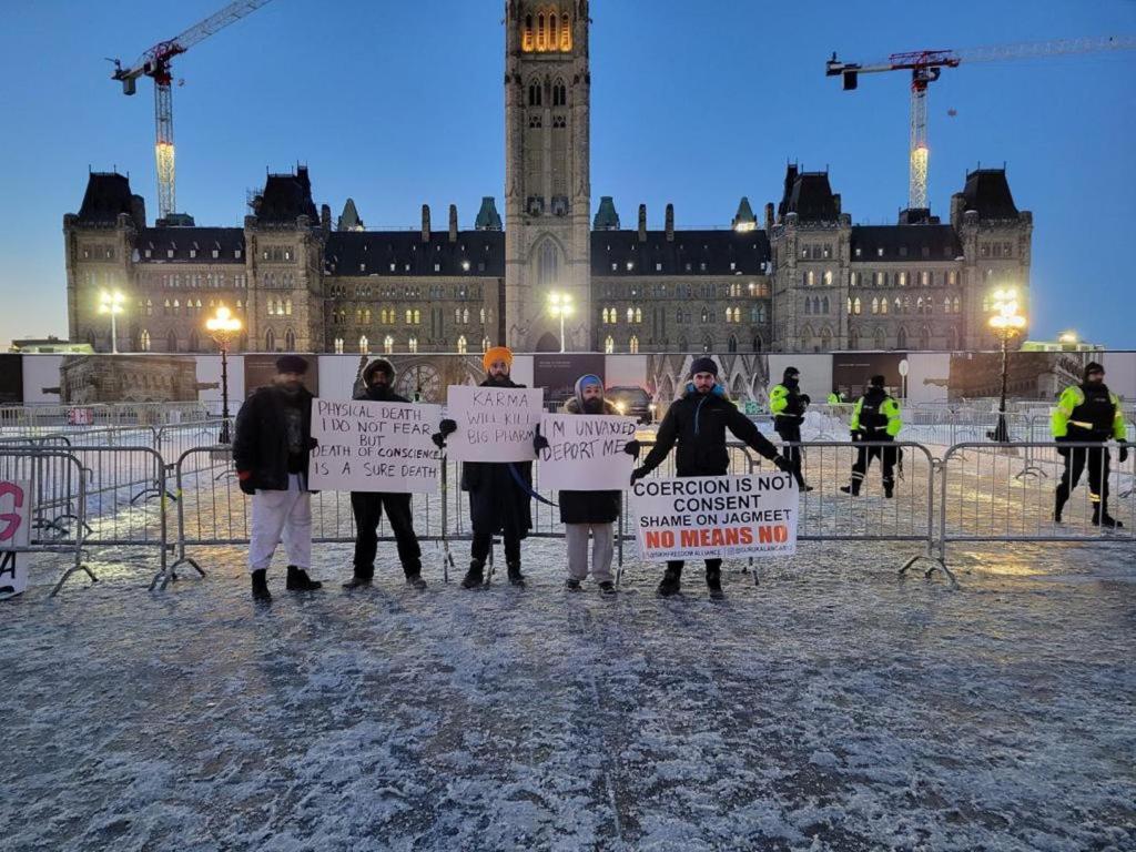 freedom convoy, sikh, south asia, far right, anti-vaxxers, protest