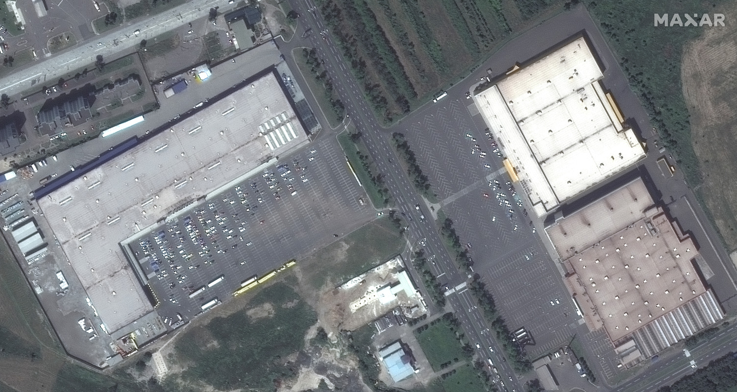 03_grocerystores and shopping malls_before invasion_western mariupol_ukraine_21june2021_wv2.jpg