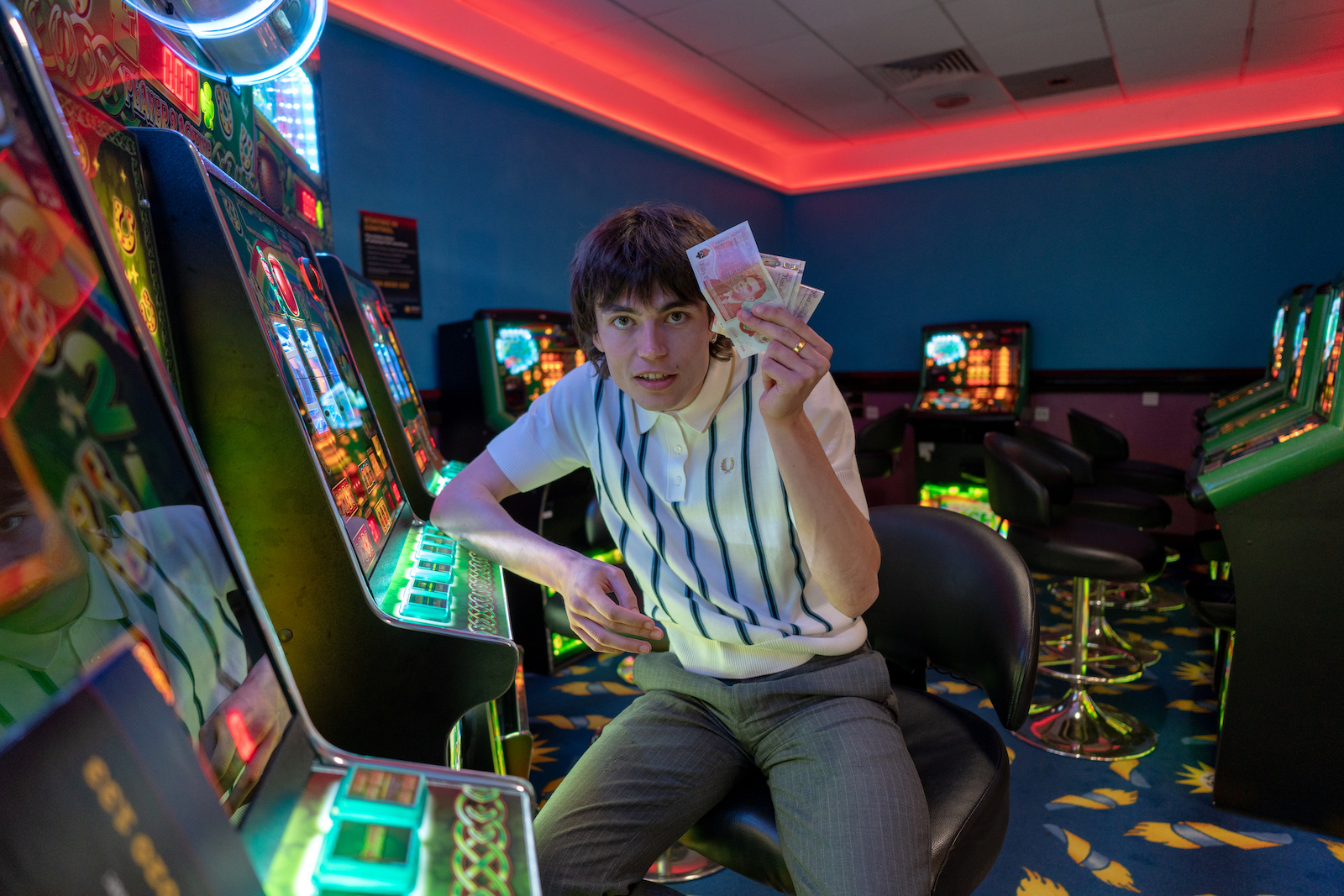 The author on the slot machines at MERKUR Bingo