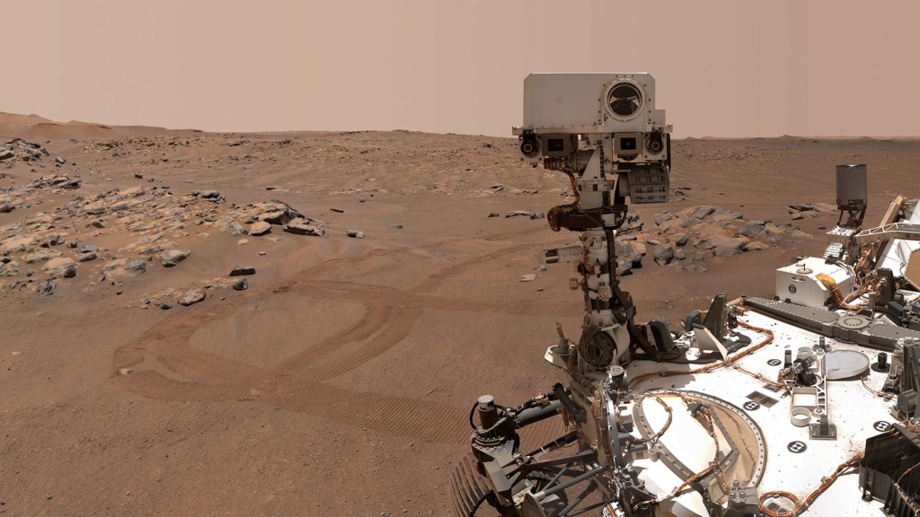 Mars has two speeds ofNa Marsu zvuk ima dve brzine, zbog čega “može doći do jedinstvenog slušačkog iskustva na Marsu, gde visoki zvuci brže putuju u poređenju sa basovima.” sound, which "may induce a unique listening experience on Mars with an early arriv