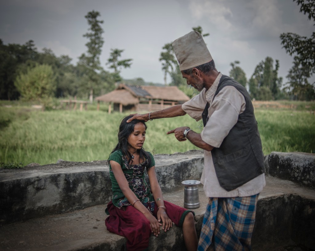 femei exilate la menstruatie in india