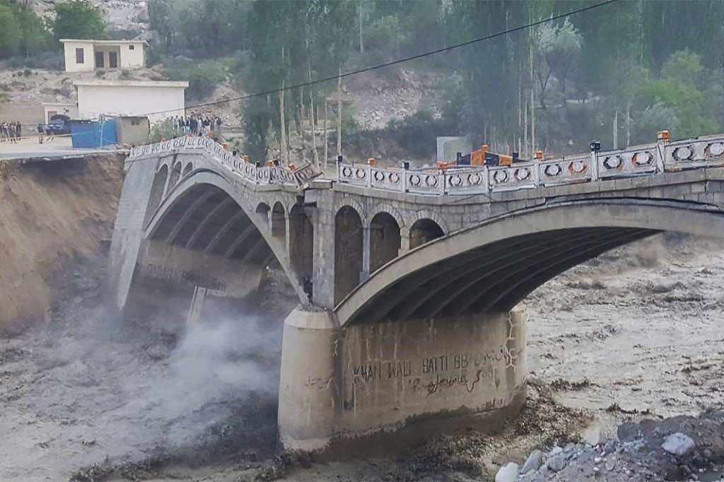 bridge, glacier, global warming, Pakistan, Hunza